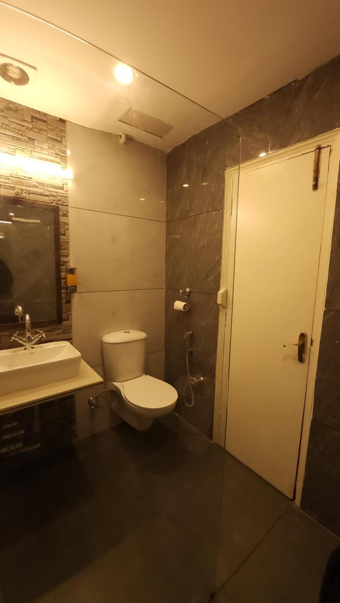 Hotel Vrs Inns Chandīgarh Exteriör bild